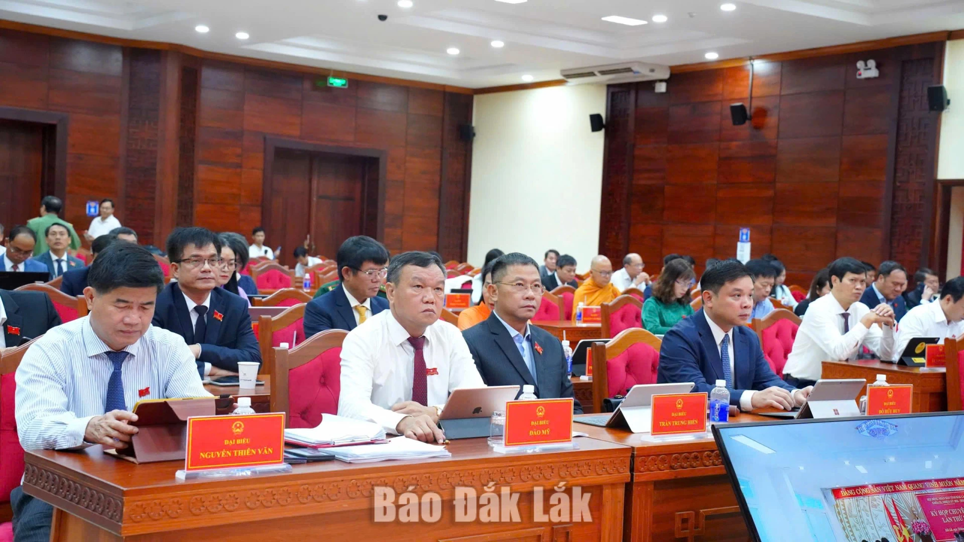 Kỳ họp Chuyên đề lần thứ Ba, HĐND tỉnh khóa XI: Thông qua 27 nghị quyết tháo gỡ điểm nghẽn, khơi thông nguồn lực